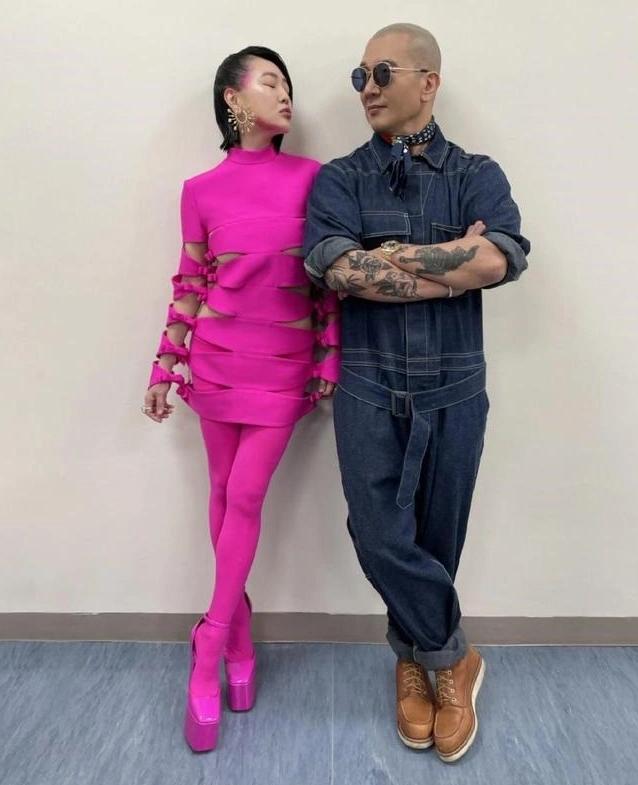 Em gái Từ Hy Viên giải thích hành động sờ ngực anh rể mới-3