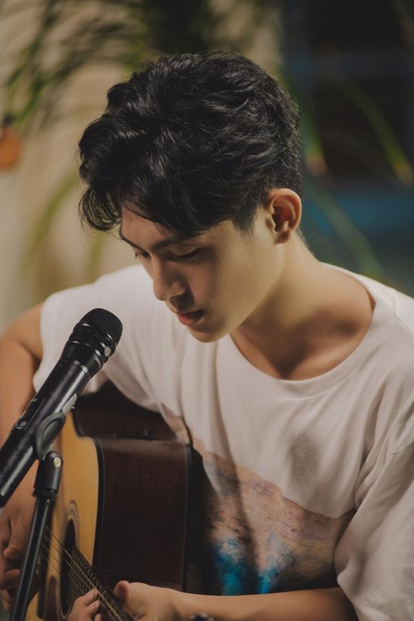 Phim ca nhạc của dàn ca sĩ trẻ Gen Z giống show có BLACKPINK Rosé?-8