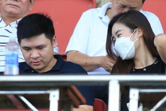 'Tóm gọn' hoa hậu Đỗ Mỹ Linh hẹn hò con trai bầu Hiển