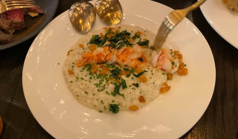 Khoa Pug vung tiền ăn mừng kéo chân dài thêm 1cm-9