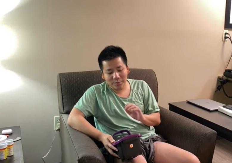 Khoa Pug vung tiền ăn mừng kéo chân dài thêm 1cm-1