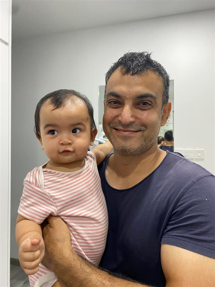 Ái nữ 2 tuổi của Võ Hạ Trâm lần đầu gặp gia đình Ấn Độ-8