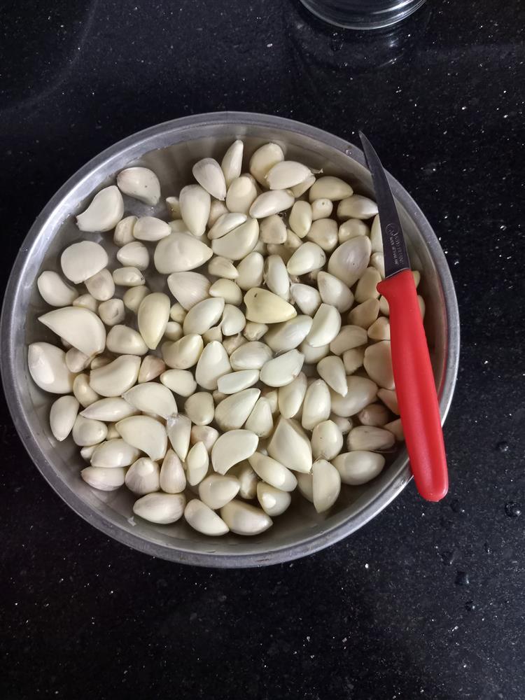 Tỏi ngâm giấm không bị xanh, không nổi váng chỉ với 3 bước đơn giản-5