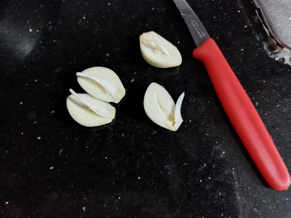 Tỏi ngâm giấm không bị xanh, không nổi váng chỉ với 3 bước đơn giản-2