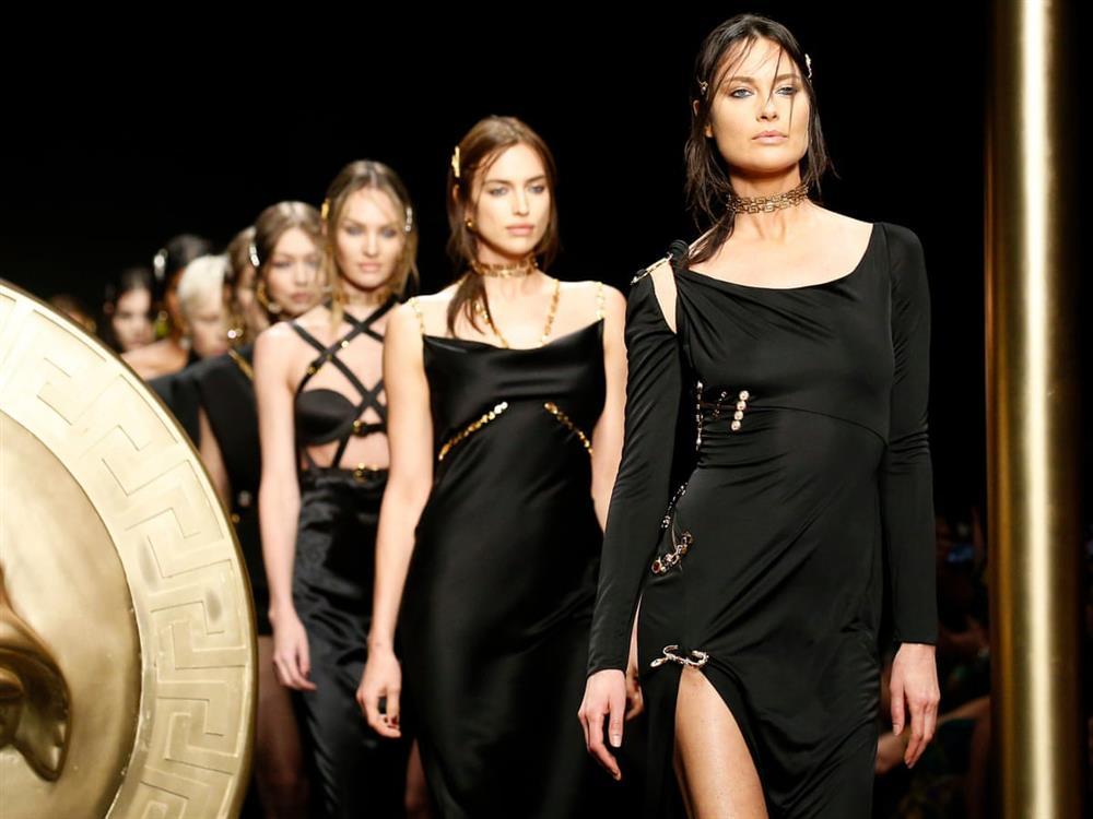 Làng mốt có chiếc váy khiến nữ diễn viên hạng B đổi đời sau 1 đêm-6