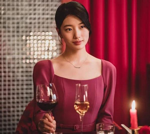 Suzy lên đồ sang chảnh trong phim mới, visual đẹp nức nở-5