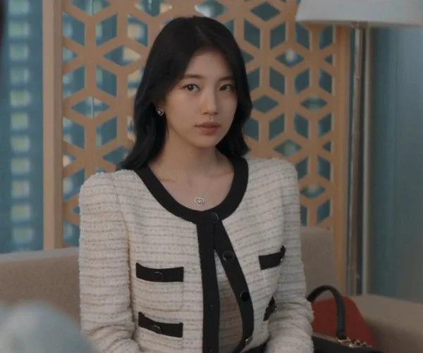 Suzy lên đồ sang chảnh trong phim mới, visual đẹp nức nở-8