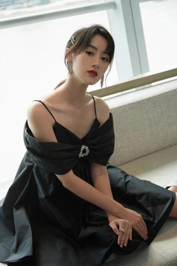 Viên Băng Nghiên bị cấm sóng sau bê bối trốn thuế-1