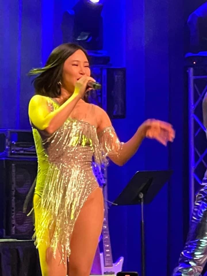 Hương Tràm bị body shaming, netizen bênh: Miễn hát live hay là được-5