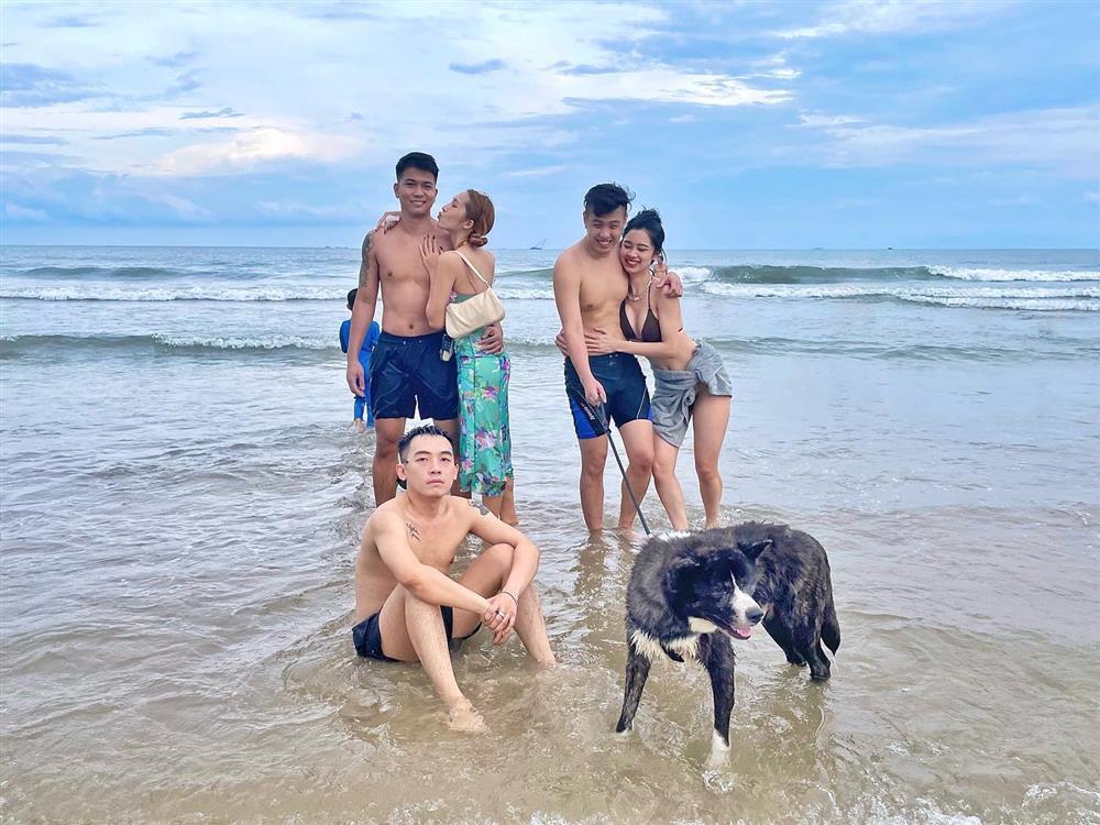 Buồn của Phở Đặc Biệt khi chơi hội bạn nổi tiếng đều có bồ-1