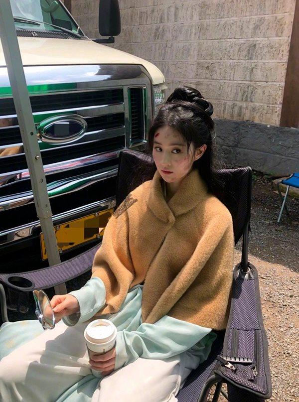 Lưu Diệc Phi sau vụ bị tẩy chay-4