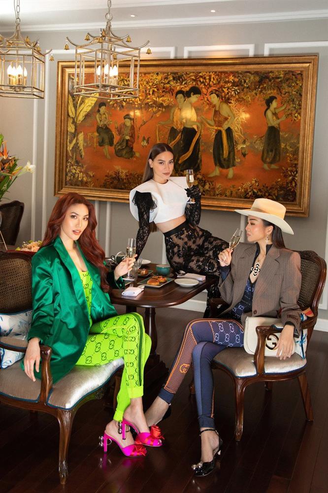 Mặc giống hệt Hà Hồ, Mai Davika để lộ body da bọc xương-4