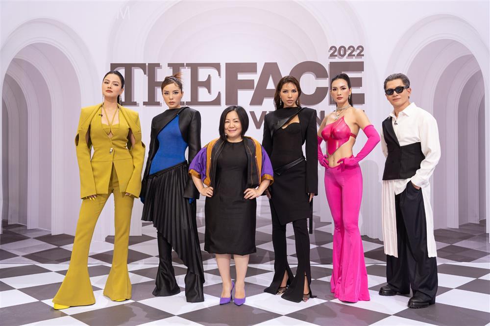 Dàn mentor The Face 2022 vừa xuất hiện đã bị chê ăn mặc ố dề-1