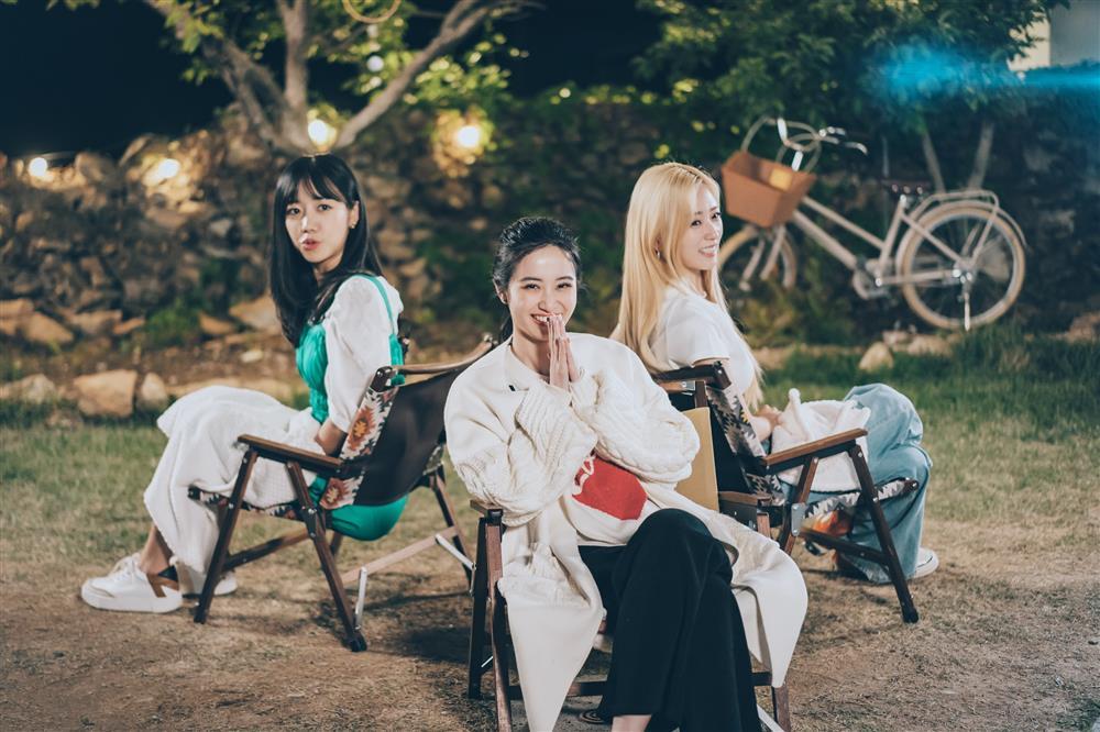 2 thành viên Apink thiết kế chuyến đi chơi cùng Jun Vũ-2