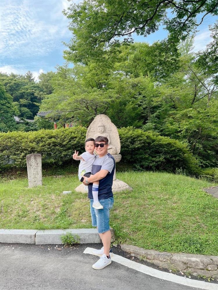 Làm mẹ đơn thân, Ly Kute vẫn nuôi con đủ đầy chuẩn rich kid-3