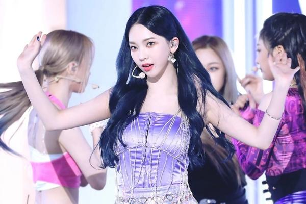 Karina (aespa) tạo bàn luận vì ăn 3 suất mì một lúc-1