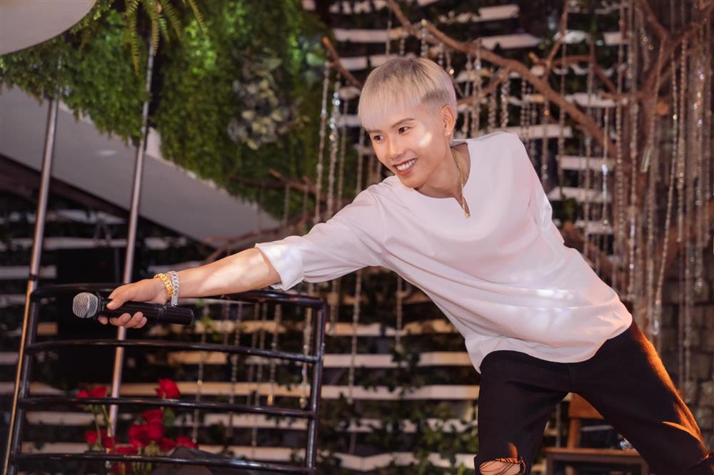 Giật mình hot Tiktok Đạt Villa bị chụp lén, khác xa ảnh sống ảo-2