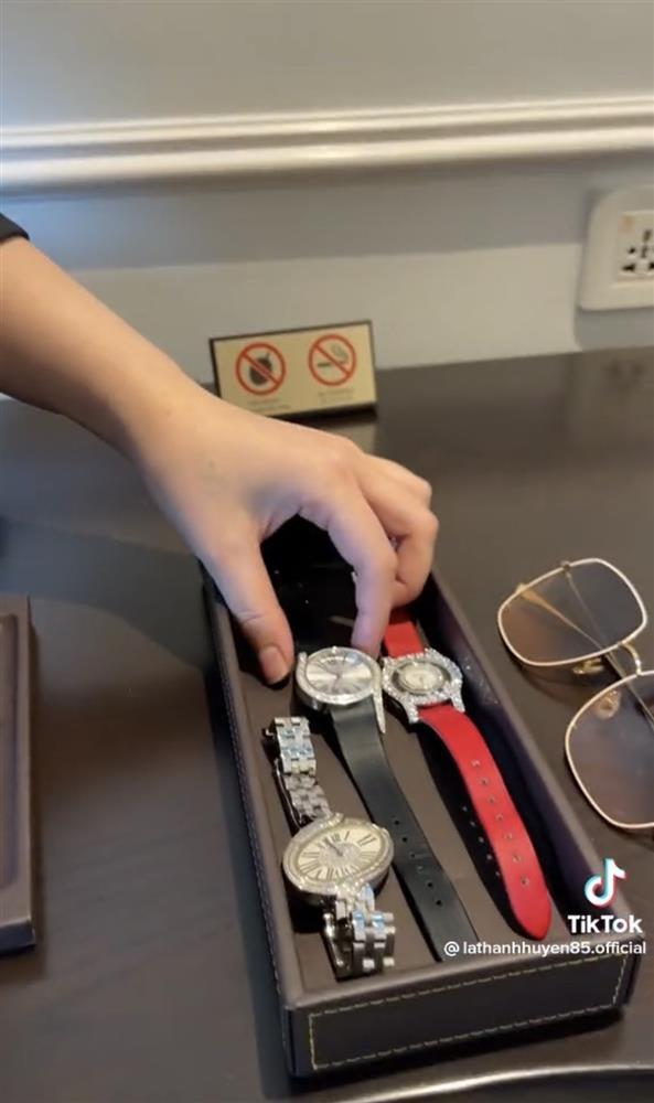 Lã Thanh Huyền bị chê kém sang dù đắp tiền tạ tiền tấn lên người-3