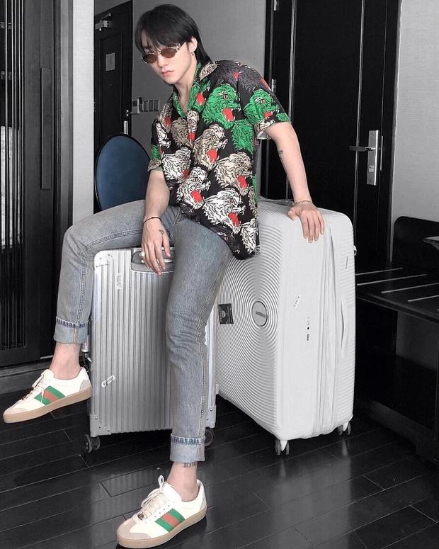 Thực hư hình ảnh xăm trổ đầy mình của Sơn Tùng khi comeback-17