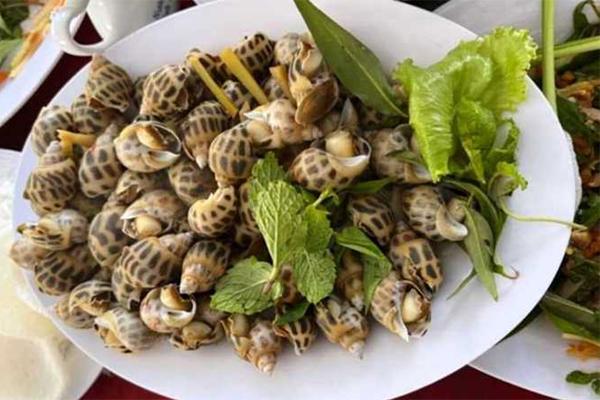 Đem 18 kg hải sản vào nhà hàng, khách phản ứng vì phí phụ thu 4,5 triệu-1