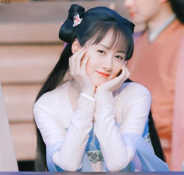 Netizen bóc tội Viên Băng Nghiên: Diễn xuất đơ cứng, đam mê tạo phốt-2