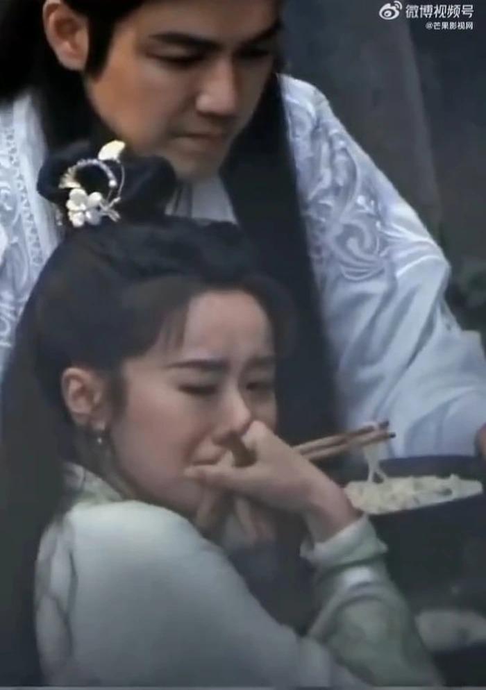 Netizen bóc tội Viên Băng Nghiên: Diễn xuất đơ cứng, đam mê tạo phốt-6