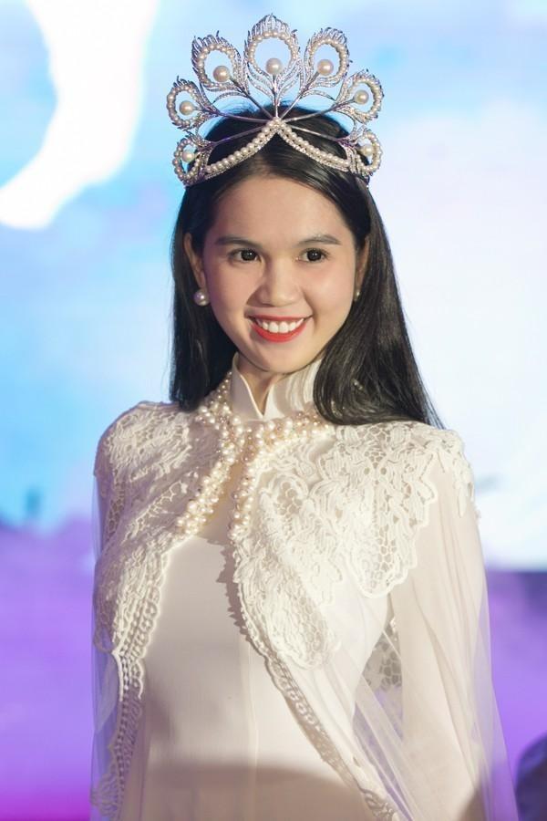 Ngọc Châu đội vương miện fake, có khá hơn 10 mỹ nhân trước?-11
