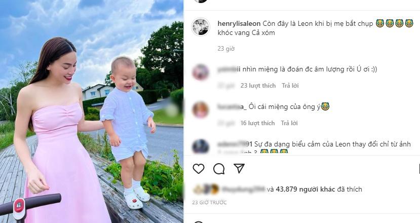 Nữ ca sĩ cập nhật những hình ảnh đầu tiên nơi trời Tây. Bộ ảnh thả dáng cùng cặp sinh đôi gây thích thú vì hai biểu cảm hoàn toàn trái ngược. Hà Hồ than: "Đây là Leon khi bị mẹ bắt chụp, khóc vang cả xóm".