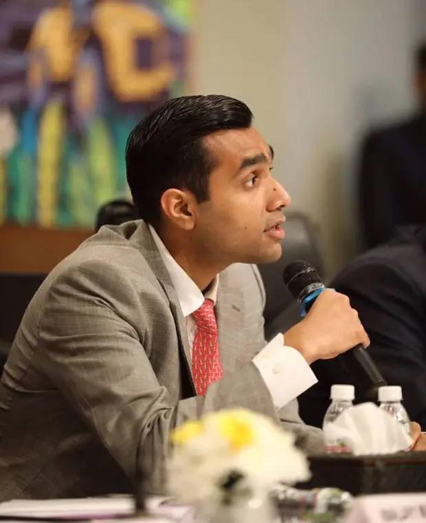 Con trai tỷ phú giàu nhất châu Á thừa hưởng ngai vàng tại đế chế hàng tỷ USD-6