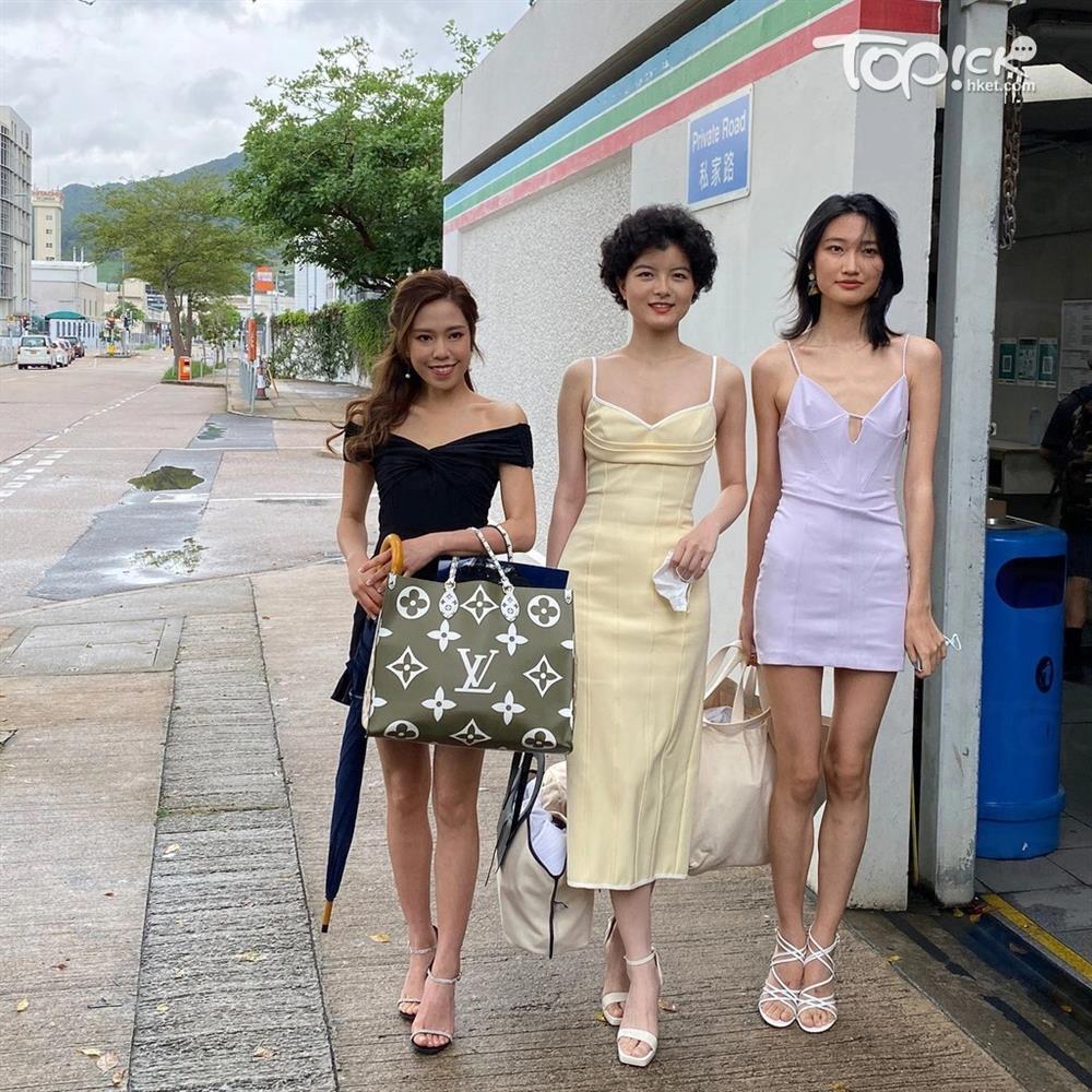 Ngán ngẩm Top 20 Hoa hậu Hong Kong: Mặt bà thím, body èo uột-13