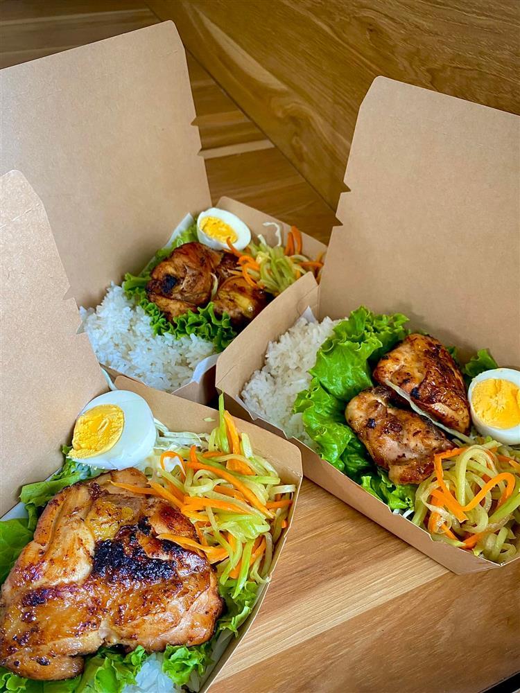 10x chăm chỉ mang bento đi làm, còn nấu luôn cho đồng nghiệp ăn cùng-12