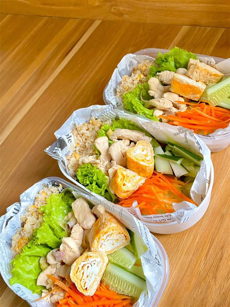 10x chăm chỉ mang bento đi làm, còn nấu luôn cho đồng nghiệp ăn cùng-10