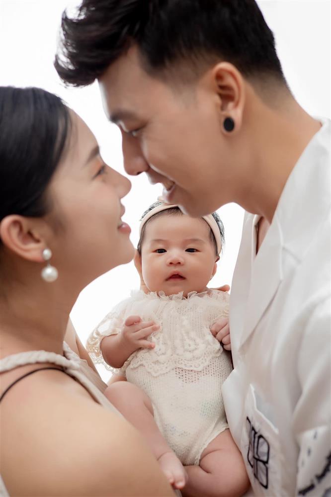 Phạm Lịch công khai con gái sơ sinh-3