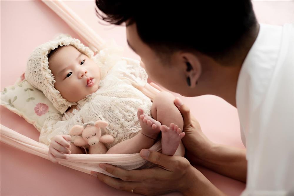 Phạm Lịch công khai con gái sơ sinh-4
