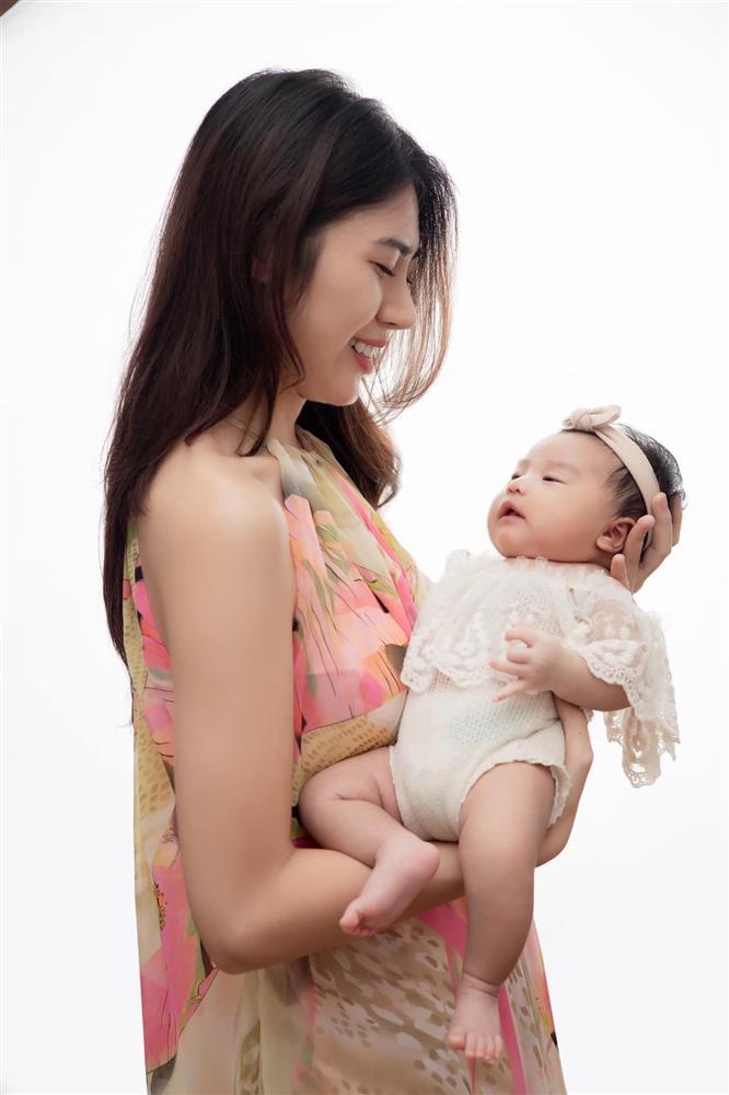 Phạm Lịch công khai con gái sơ sinh-6