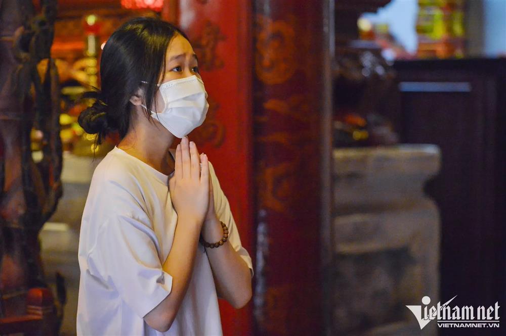 Lễ vật kỳ lạ của thí sinh đi cầu may trước ngày thi tốt nghiệp THPT-8