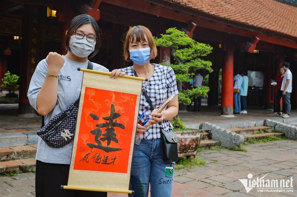 Lễ vật kỳ lạ của thí sinh đi cầu may trước ngày thi tốt nghiệp THPT-9