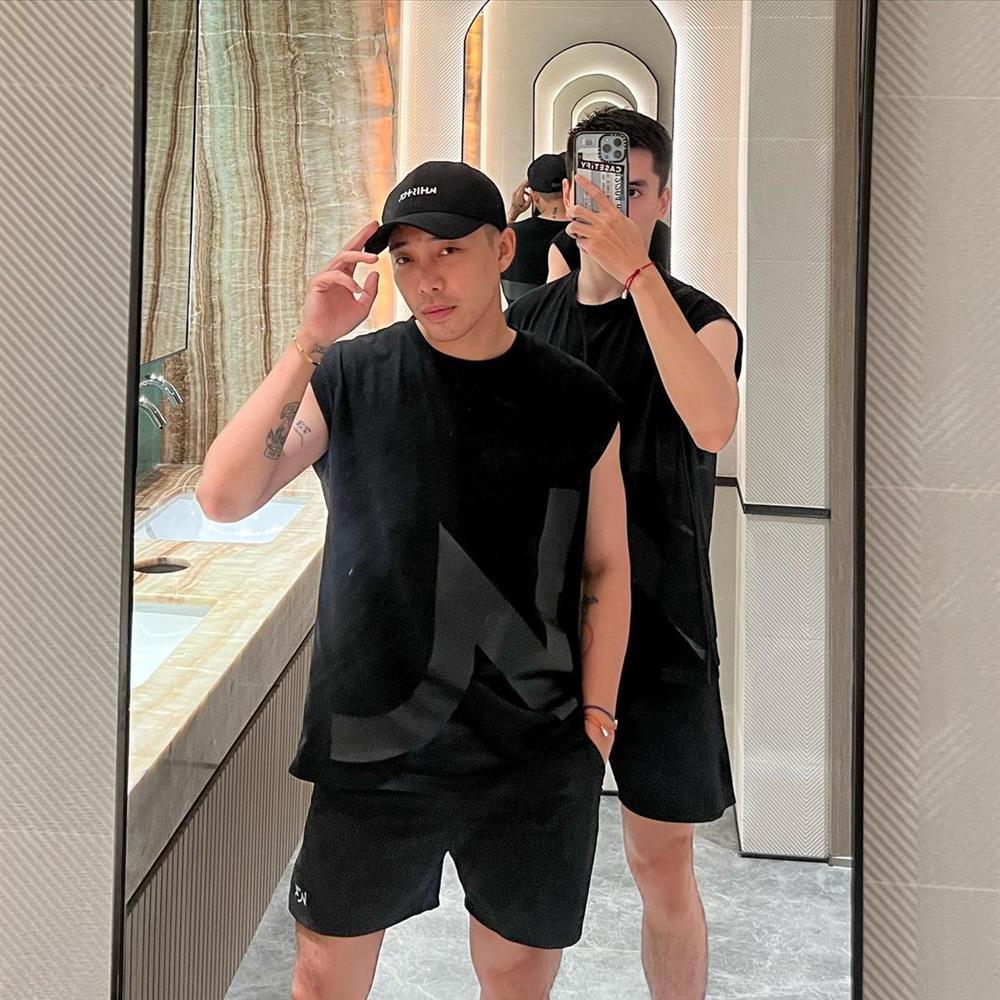 Stylist Hoàng Ku lần đầu công khai bạn trai đồng giới-4