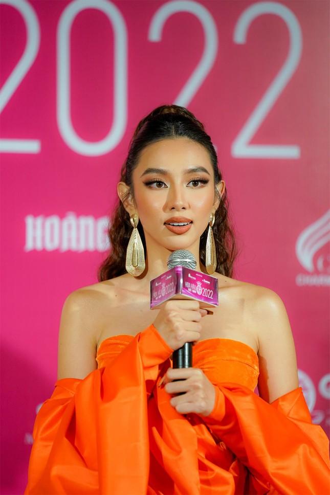 Thùy Tiên, Lương Thùy Linh mặc ô dề, át Top 3 Hoa hậu Việt Nam 2020-1