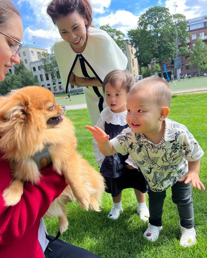 Gia đình Hồ Ngọc Hà vi vu trời Tây, bất ngờ nhan sắc mẹ nữ ca sĩ-4