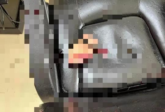 Clip: Kinh hoàng giây phút thanh niên bị chém lìa tay ở tiệm cắt tóc-2