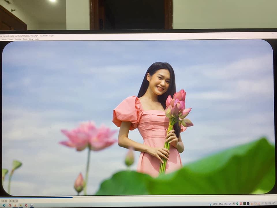 Bồ Đoàn Văn Hậu bị bóc nhan sắc thật khi làm MC trên VTV-3