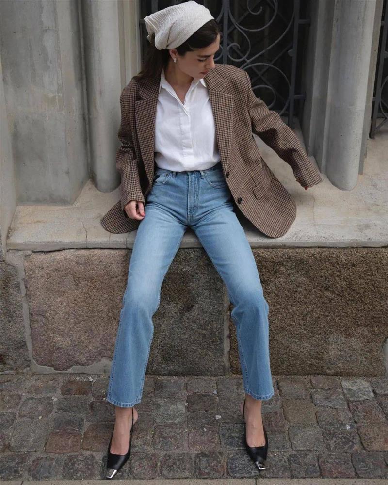 Địch Lệ Nhiệt Ba, Kim Thần diện mẫu giày cân đẹp mọi trang phục-9