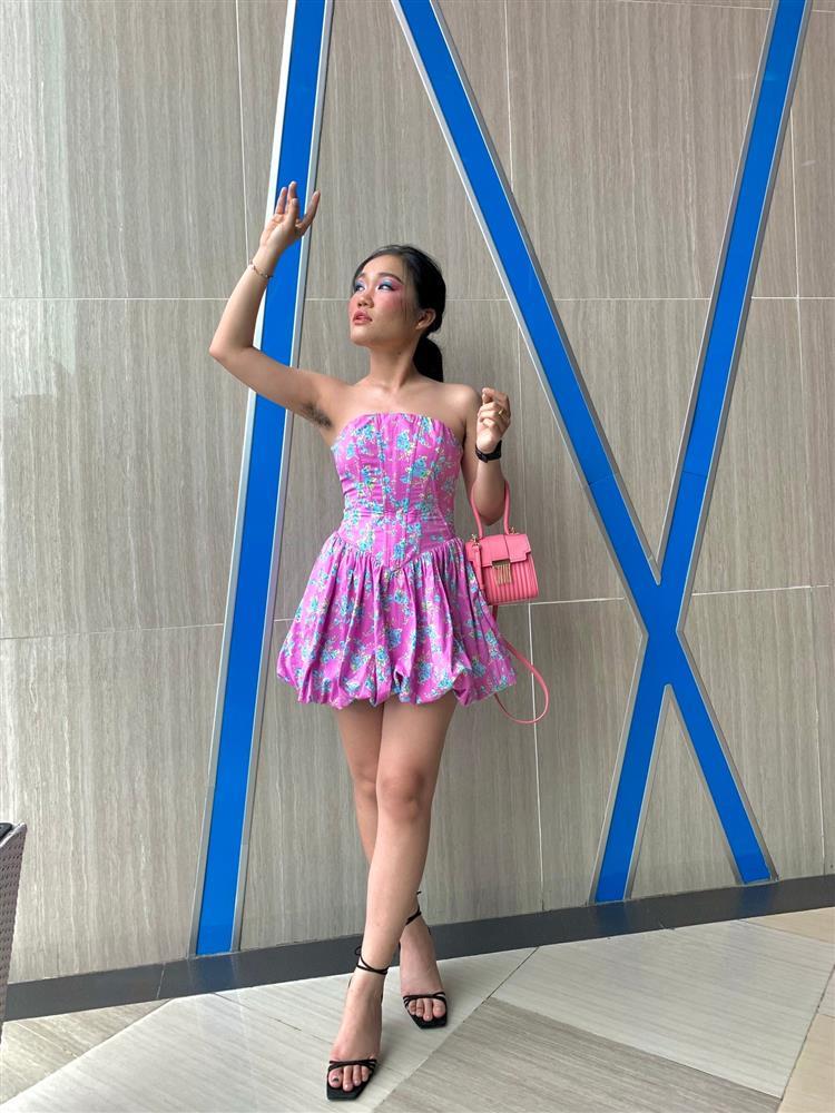 TikToker 3 triệu follower lộ lông nách rậm như rừng Amazon-1