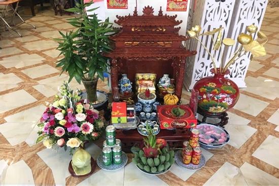 Đặt 1 chén nước lên bàn thờ, thần Tài 'gật gù' ưng bụng ban lộc