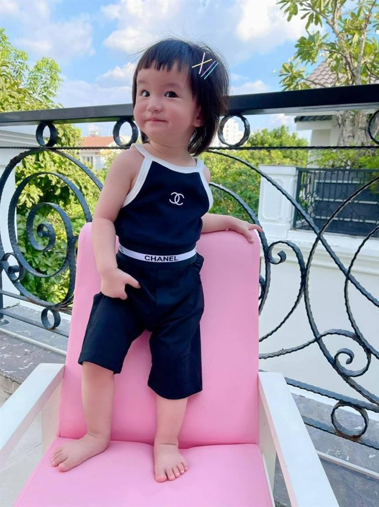 Đoàn Di Băng thanh lý giày ái nữ, nghe giá chẳng ai dám hốt-9