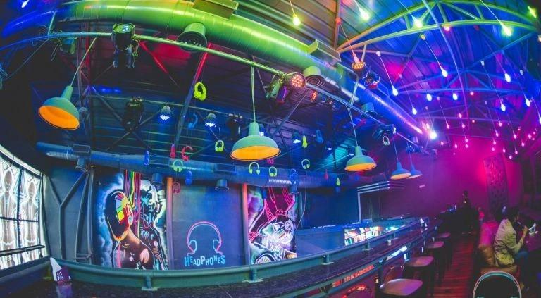 Quán bar im lặng ở Ấn Độ-1