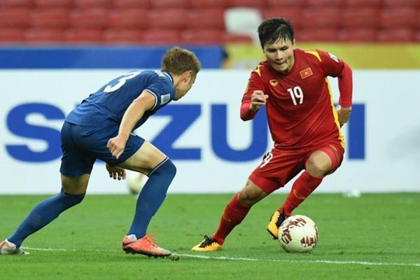 Quang Hải ghi bàn lần đầu đá chính cho Pau FC-3