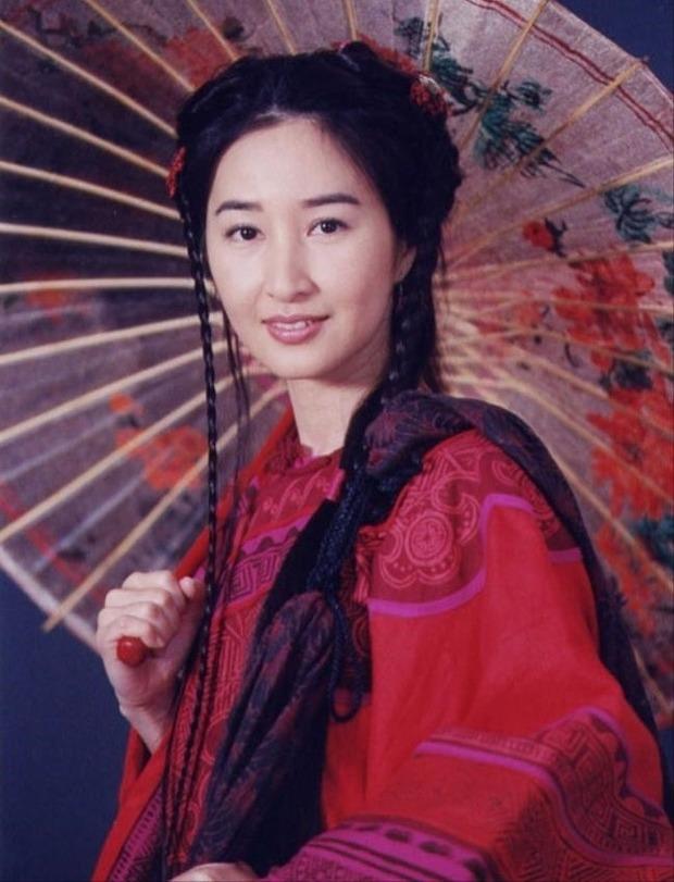 Như Ý - Cát Tường: Người chỉ cưới đại gia, người chung tình bạn trai kém nổi-10