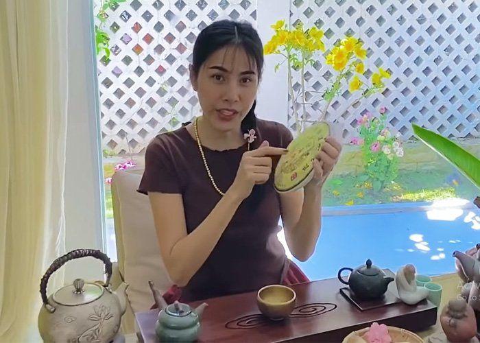 Thủy Tiên tái xuất mạng xã hội với mặt mộc chỉ tô son-7